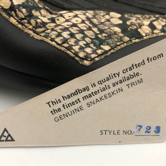 BAGS BY SYLVIA Vintage NWT Oval Snakeskin trim crossbody bag - Picture 9 of 11